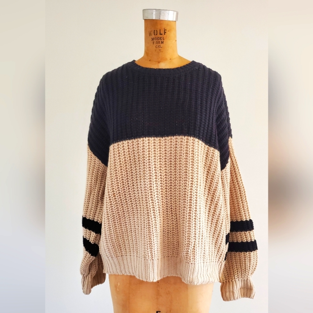Z SUPPLY Lindsey Colorblock crew neck sweater, size M, black and crean